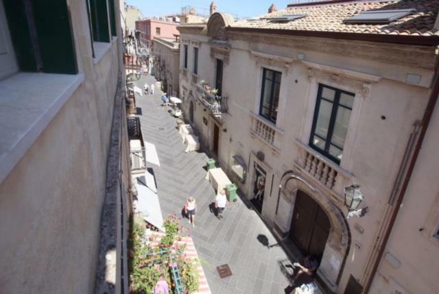 Апартаменты Corso Umberto Piazza Duomo Таормина Экстерьер фото